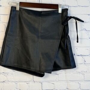 Abercrombie & Fitch Black Vegan Faux Leather Wrap Tie Mini Skort Womens Size S